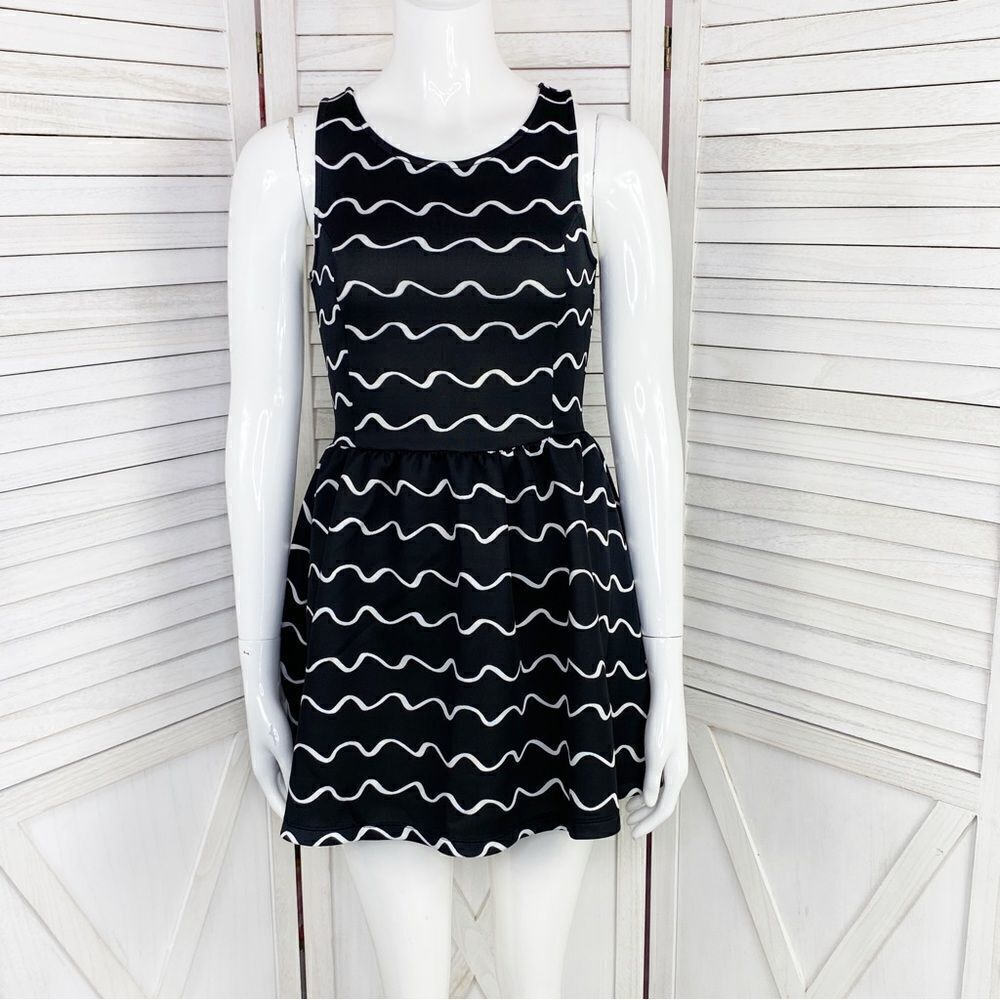 H&M Divided Squiggle Stripe Scuba Y2K Skater Mini‎ Dress Black White XS